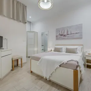 Maison d'hôtes Victoria Luxury Centre ****